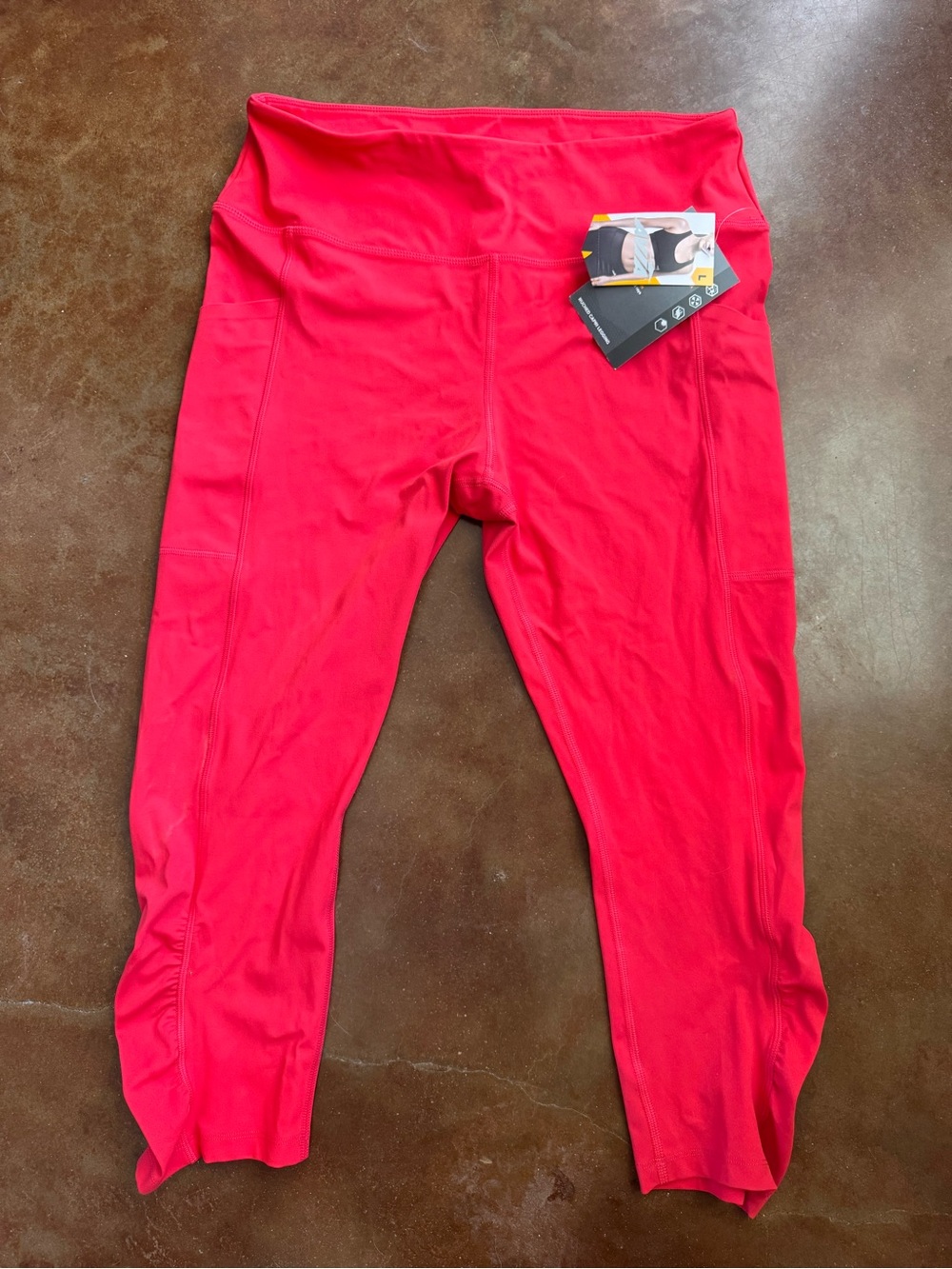 NWT Avia High-Waist Active Capri Leggings in Bright Pink